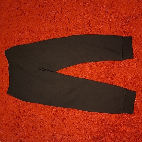 **BARELY WORN** all black athletic works sweatpants boys size XL - Picture 3 of 3